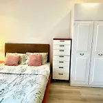 Spacious En-Suite Private Bath And Kitchen Studio Flat Canary Wharf No 3
