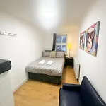 Flat 3 Stay In Aldgate Apartments