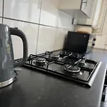 2 Bed Flat In Canary Wharf