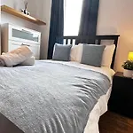 Comfort Tower Bridge Apartment