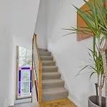 Elegant Georgian 3 Bedroom Townhouse In The Heart Of London Ideal For Families And Large Group Bookings
