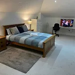 Roomzzz Near The Excel Exhibition Centre Royal Victoria O2 Arena Central London 24 Hour Self Check-In