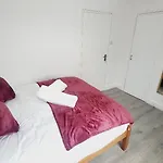 The Aryton Gould House - 2 To 3 Bed Apartment