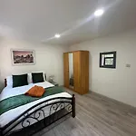 Modern 3 Bedroom With 2 Bathroom In Central London