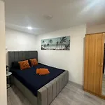Luxury Studio Flat In Central London! E1!F3