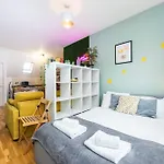 Vibrant Fresh Flat Near The Station - New Cross - Goldsmiths