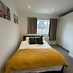 Lovely 2 Bedroom House In Greenwich