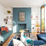 1 Bedroom Chic Flat By Hostarahomes, Sleeps Up To 4, Full Apartment, Central London Location