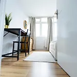 Grace House - 15 Minutes To Central London