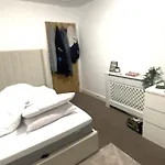 Spacious Room In Central