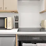 1 Bedroom Apartment Short Term Rental & Flexible Renting Hackney With Free Wifi