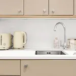 1 Bedroom Apartment Short Term Rental & Flexible Renting Hackney With Free Wifi