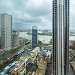 Guestready - Modern Living With Skyline Views
