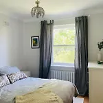 Bright Newly Refurbished Apartment
