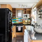 The Shoreditch Retreat - Inviting 2Bdr Apartment