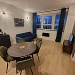 Modern 2 Bedroom 2 Bathroom Flat, Free Parking