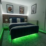 Millfield Park Villas Serviced Apartment Hackney