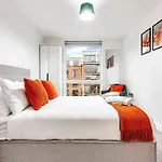 Stylish London Apt With Free Parking And Canal Views