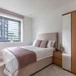 City Waterfront Apartments