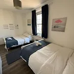 Modern Flat Overlooking Shoreditch