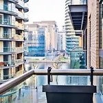 Canary Wharf Balcony & Waterfront 2-Bed, 2-Bath