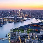 Luxury 1 Bed Riverside Apartment With Sky Lounge