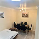 Cosy London Retreat Near Tower Bridge