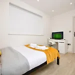 Morden Stratford Room 1 With Shared Bathroom