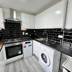Amazing Riverview 3Bedrooms, 2Bathrooms, Balcony, Parking