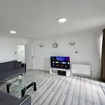 Amazing Riverview 3Bedrooms, 2Bathrooms, Balcony, Parking