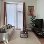 Luxury 1 Bed Riverside Apartment With Sky Lounge