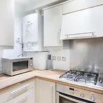Central Stays 2 Bed Entire Apartment