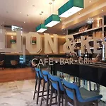 The Lion & Key Hotel