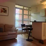 Rotherhithe Apartment Near Park And River