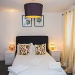 Superior 2 Bedroom Apartments