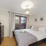 2 Bed Chic Apartment Near Shoreditch & Liverpool St Free Wifi & Parking By City Stay Aparts London