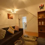 Five Bedroom Townhouse Near Excel Exhibition Centre