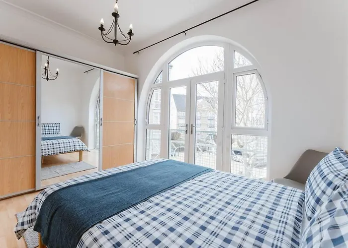 Comfortable Double Room For Your London Getaway