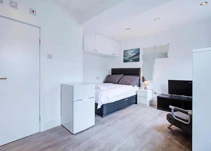 Comfy And Convenient Studio Suite Lewisham With Free Street Parking, Wifi And Quick Access To Central London Sleep 3