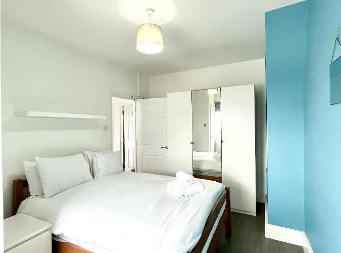 Modern 2 Bed Flat Close To Shoreditch / Free Wi-Fi