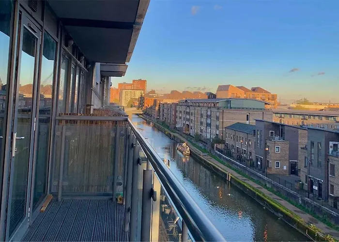 Canal Room