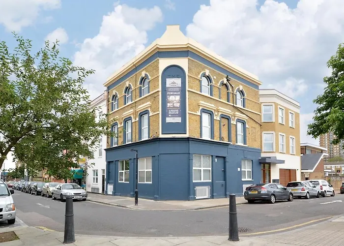 Spacious Modern 1-Bed Apartment Near Victoria Park