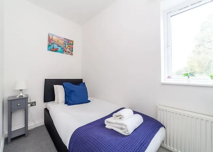 Lovely 2 Bedroom House In Greenwich