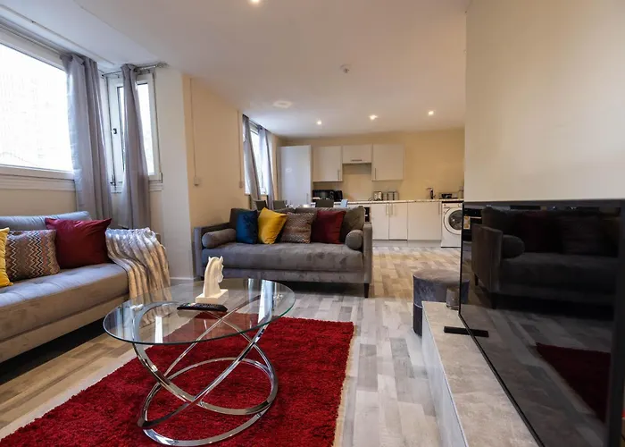3Bed Apt -City-8Guests-Freeparking-Fastwifi