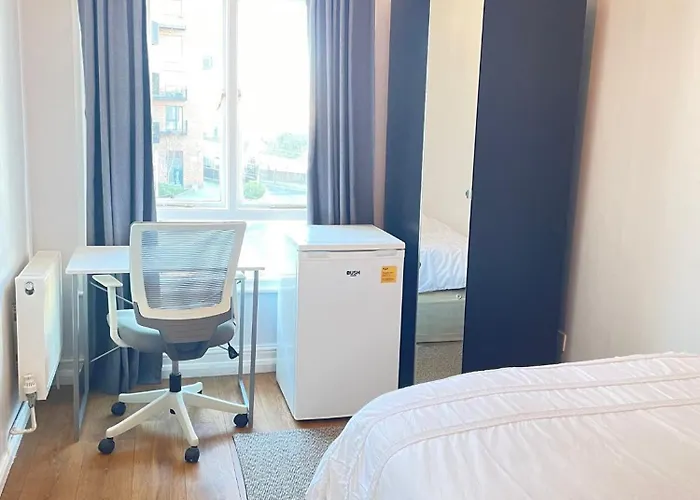 Dalston\'S Rooms