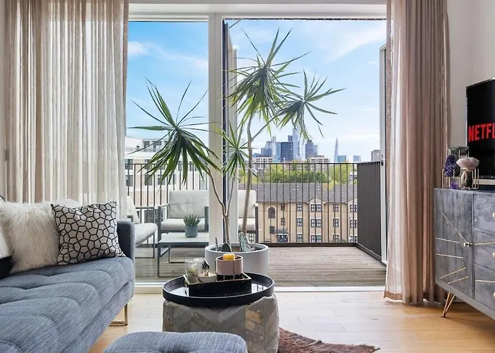 Modern New 1-Bedroom Home Stunning Views