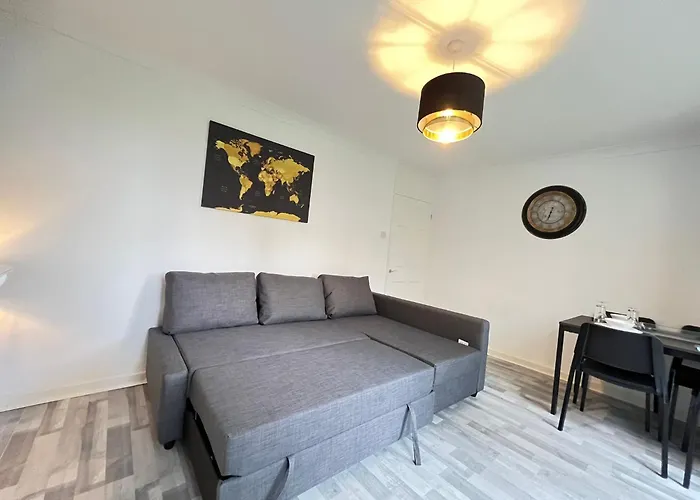 2 Bed Flat In Canary Wharf