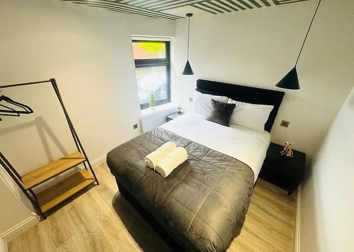 London 99 Apartment, Top Trendy Location