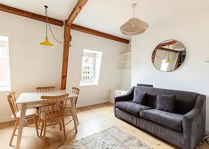 Trendy Southwark Apartment