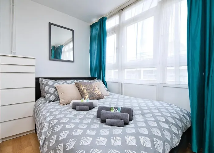 London Large Balcony Room